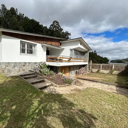 Сasa de vacaciones O Pedrido House *